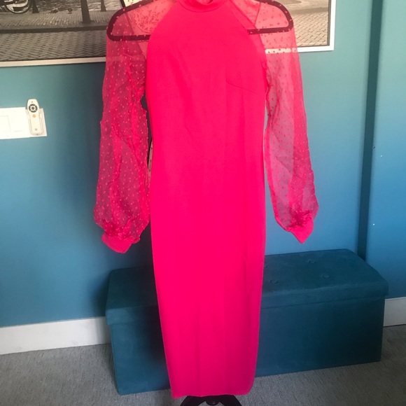 Hot pink long dress with mesh arms - Picture 4 of 7